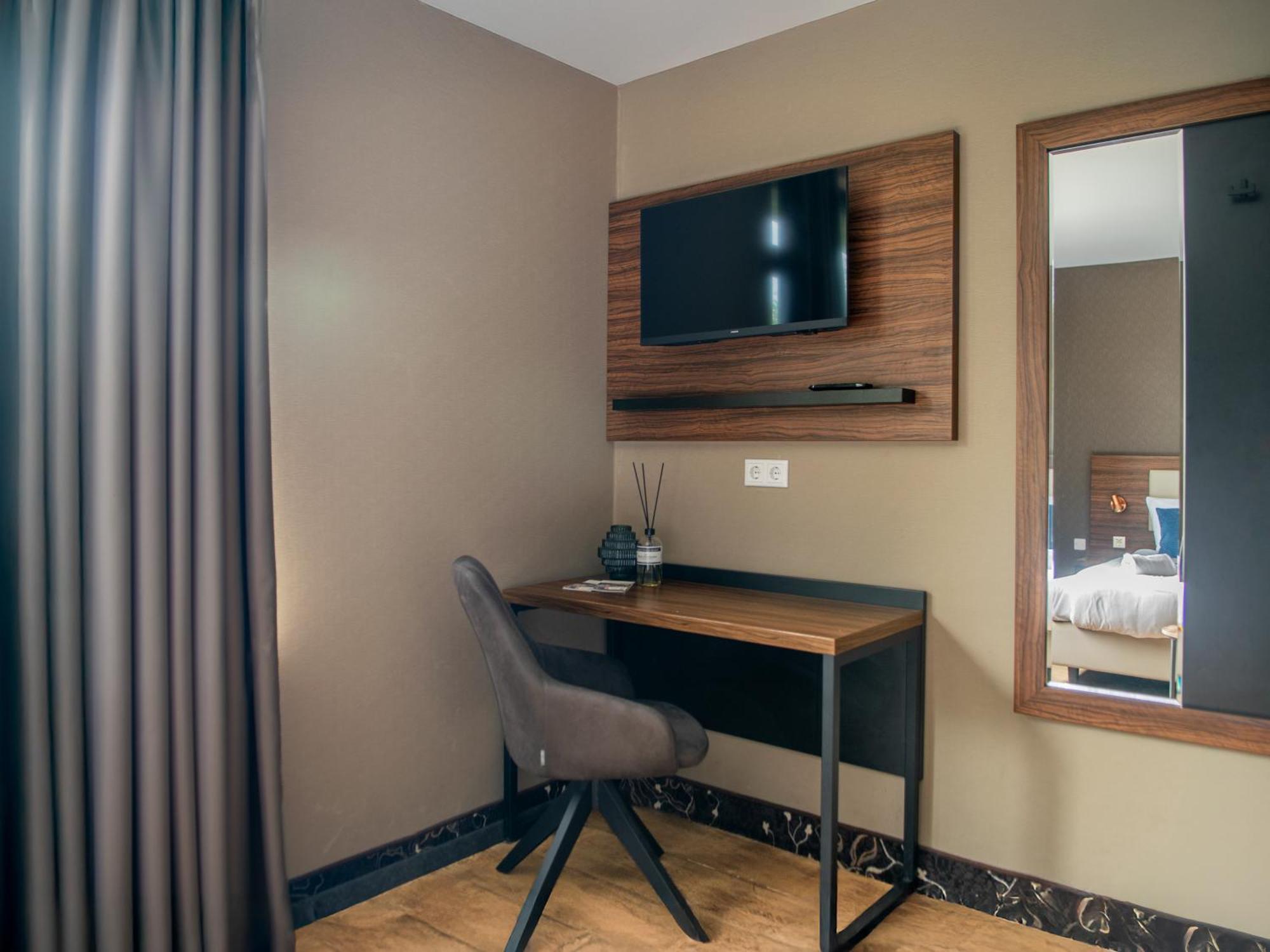 Amsterdam Lake Hotel Badhoevedorp Eksteriør billede